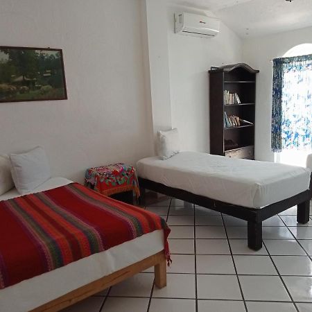 Alexandross Hostel Пуэрто-Вальярта Экстерьер фото