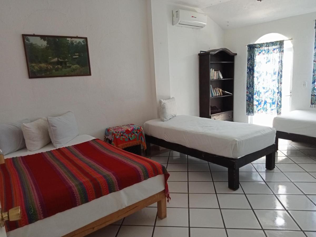 Alexandross Hostel Пуэрто-Вальярта Экстерьер фото
