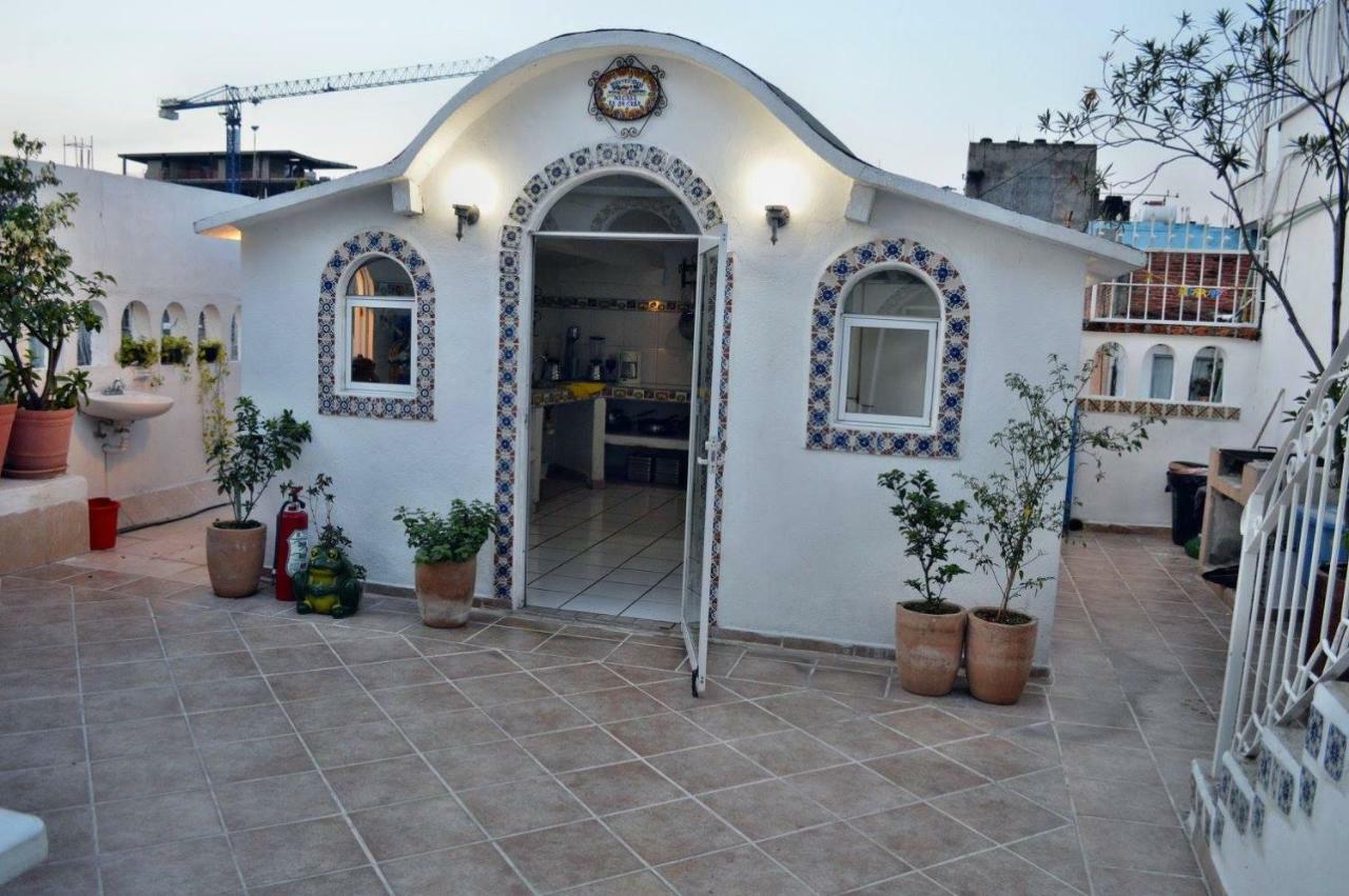 Alexandross Hostel Пуэрто-Вальярта Экстерьер фото